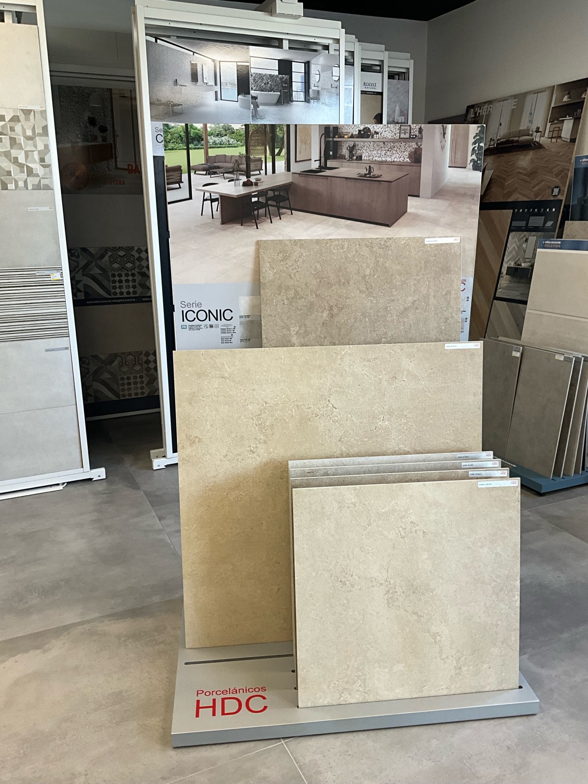 Carrelage effet pierre en 3 formats différents disponible en commande chez TK Carrelage : magasin de vente et pose de carrelage prés de Dieppe 76