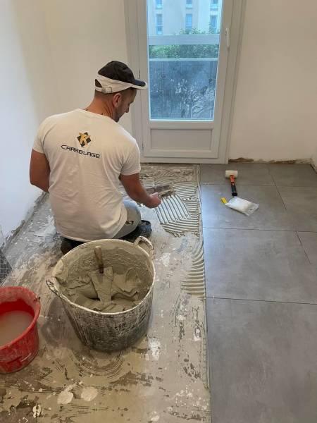 Où trouver des carreleurs qualifiés sur le secteur d’Yvetot pour poser des grands carreaux  TK Carrelage