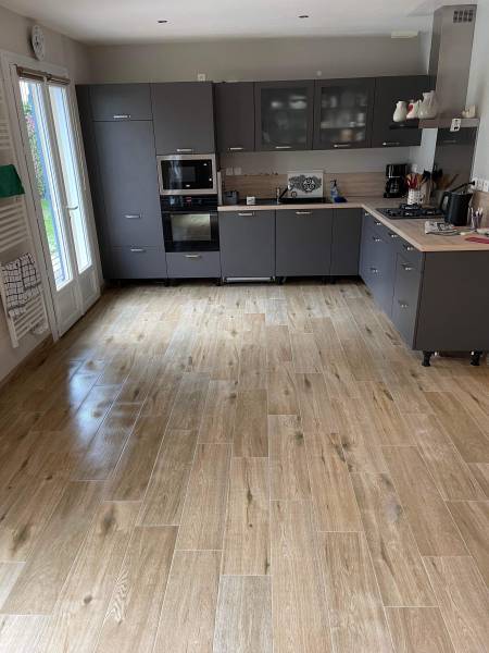 Magasin de vente et pose de carrelage pour terrasse effet bois près de Barentin-TK Carrelage