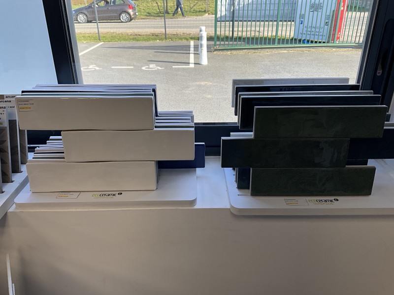 rose vert bleu gris rouge blanc