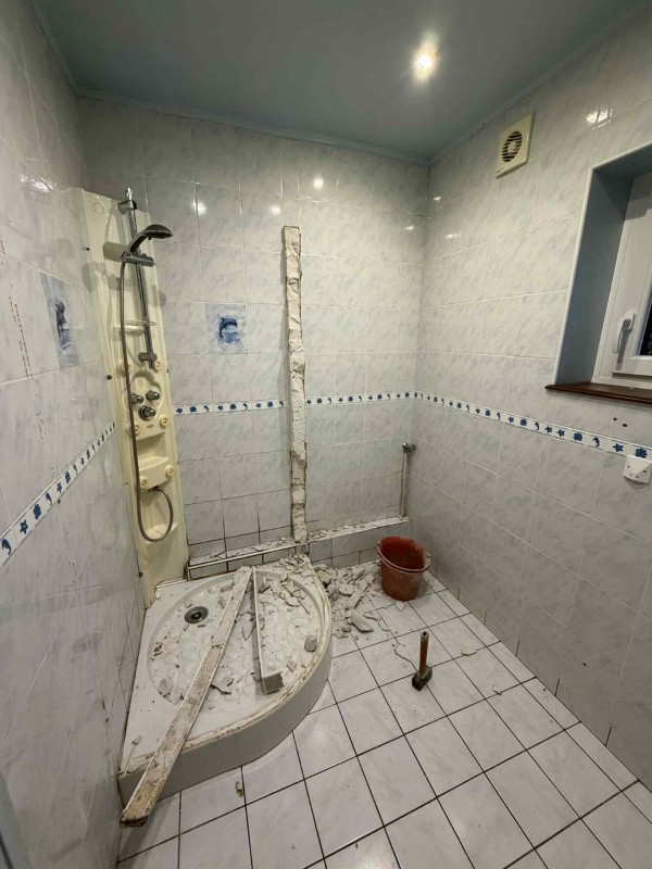 Service de pose de salle de bain complète à Yvetot et ses alentours : du carrelage à la robinetterie - TK Carrelage