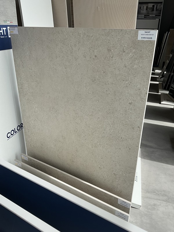 Carrelage 60x120 effet pierre grise avec sous-ton beige mat – Élégance grand format chez TK Carrelage (76)